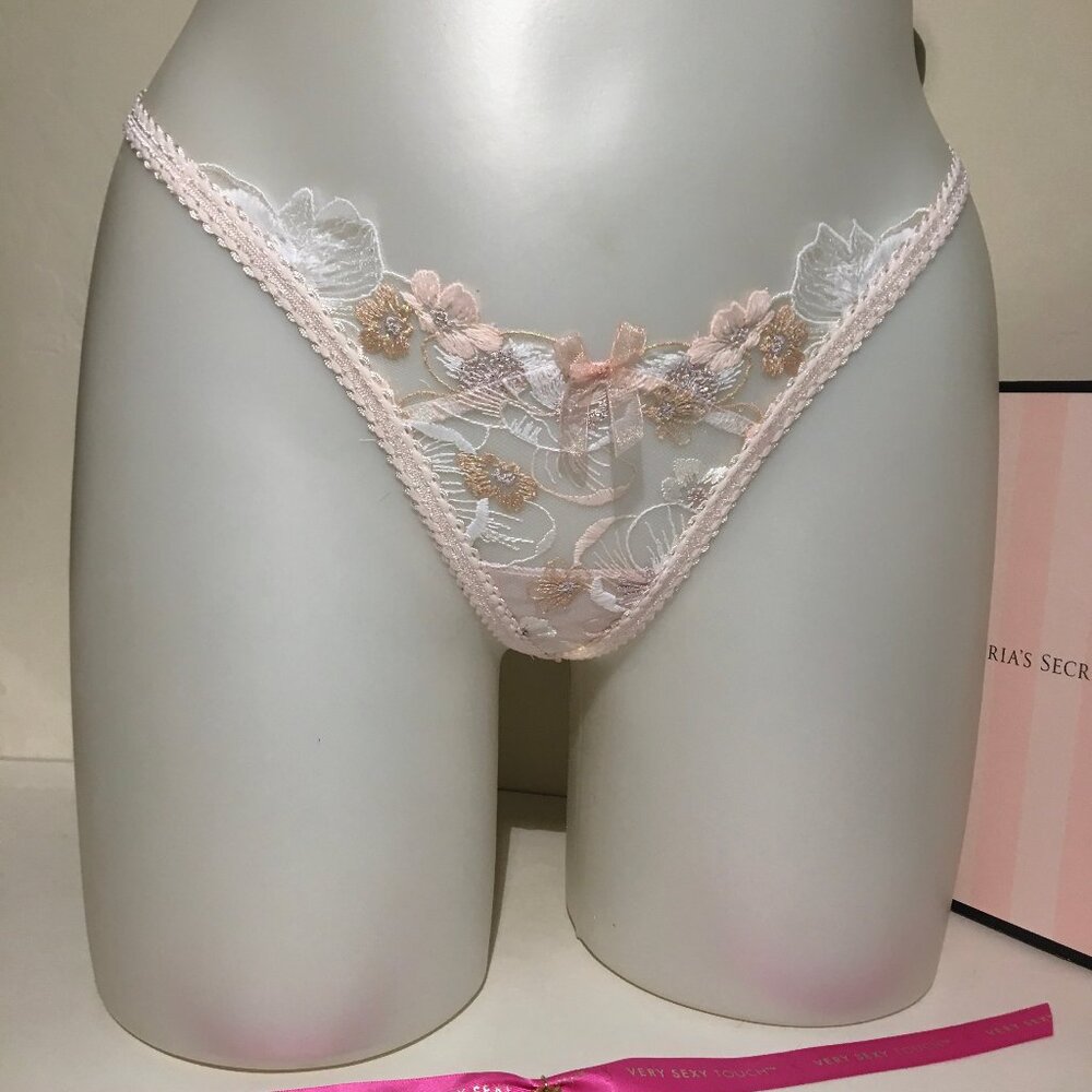 Victorias Secret LOVE & LEMONS MAE String Thong Panty Lace Bow Cream Floral NWT